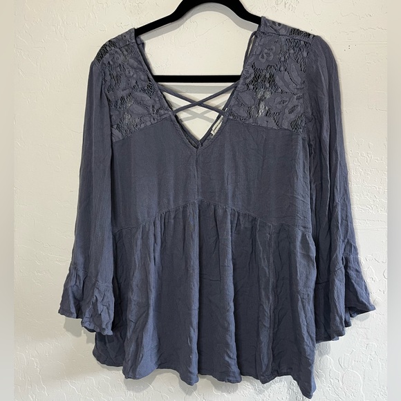 American Eagle Outfitters Lace Detail Top Size XL - Picture 2 of 5